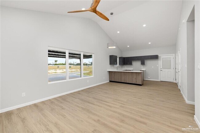 Building Photo - 2700 Mockingbird Rd