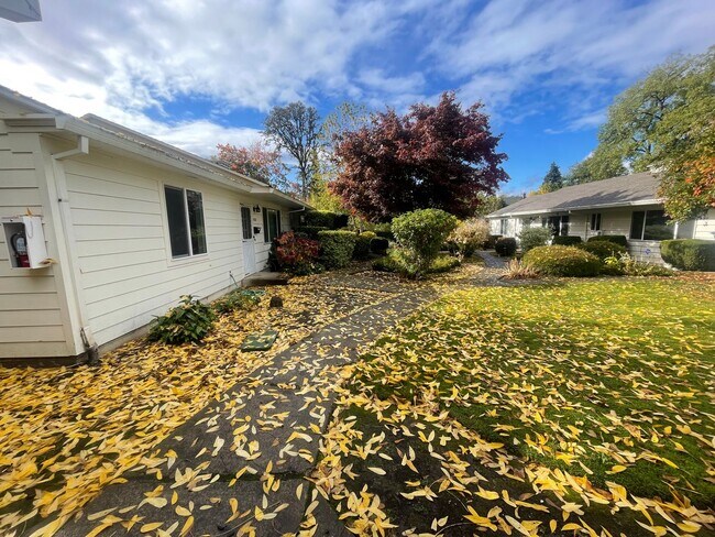 Building Photo - Charming Forest Grove 2BR Home – Great Wal...
