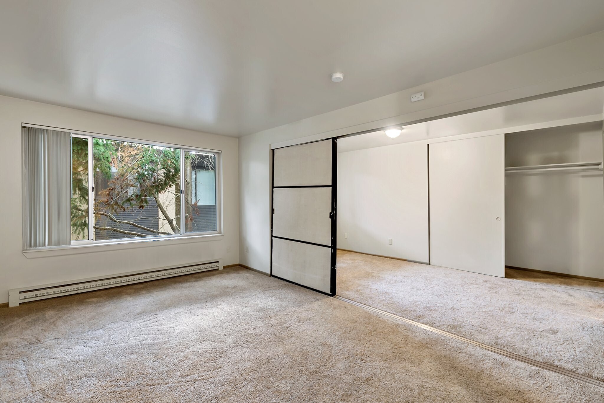 Building Photo - 5515 15th Ave NE