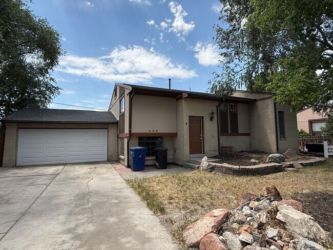 Primary Photo - 680 E Malibu Dr
