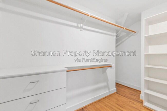 Building Photo - 1604 Reinerman St