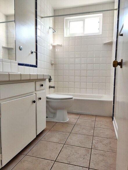 Bathroom - 228 Newport Ave