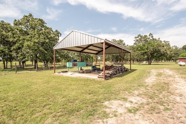 Building Photo - 2205 Co Rd 122