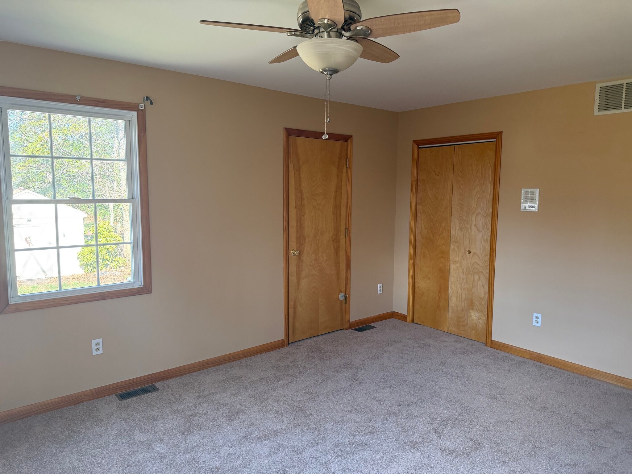 Building Photo - 545 Old Stage Rd