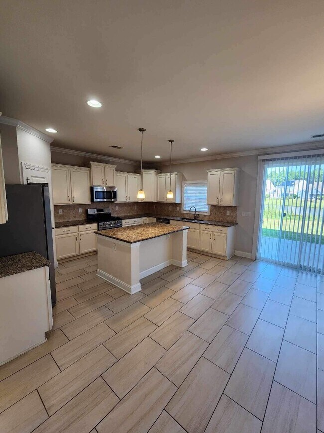 Building Photo - 5428 Sunset Lake Ln
