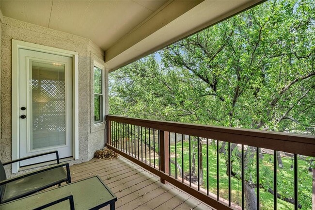 Building Photo - 11500 Emerald Falls Dr