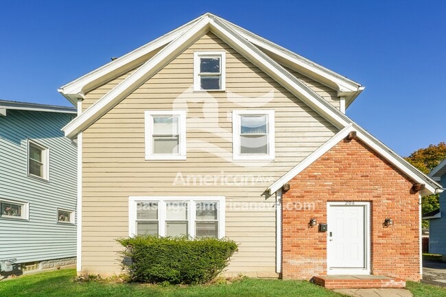 Building Photo - 206 Grafton St