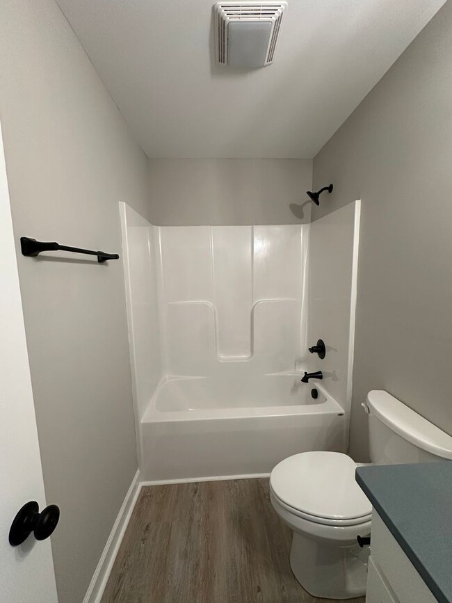 Building Photo - New Townhouse In Altavista!