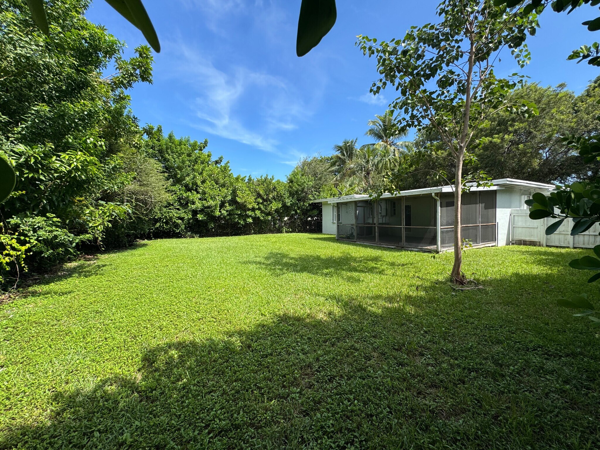 Building Photo - 5765 SW 48th St