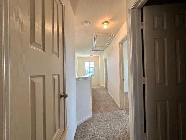 Building Photo - 918 Craters of the Moon Blvd