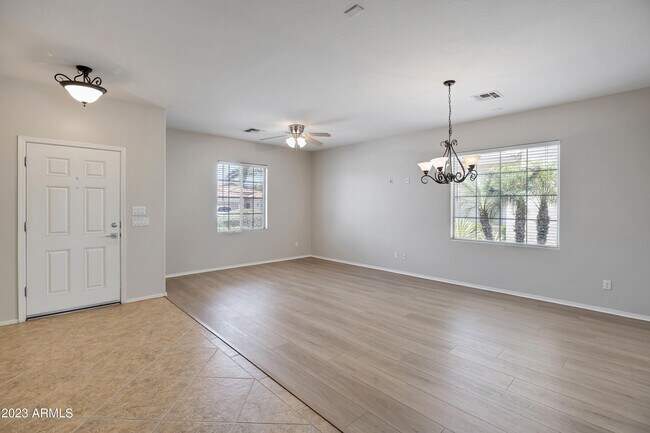 Building Photo - 3255 E Castanets Dr