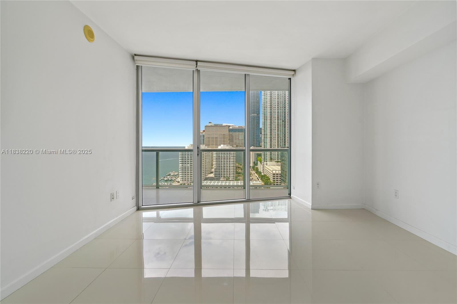 Building Photo - 495 Brickell Ave