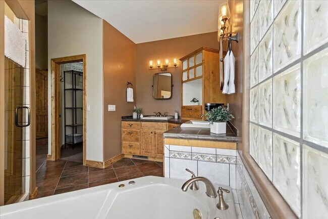 Building Photo - 1670 South Maddi-SI ID1475807P