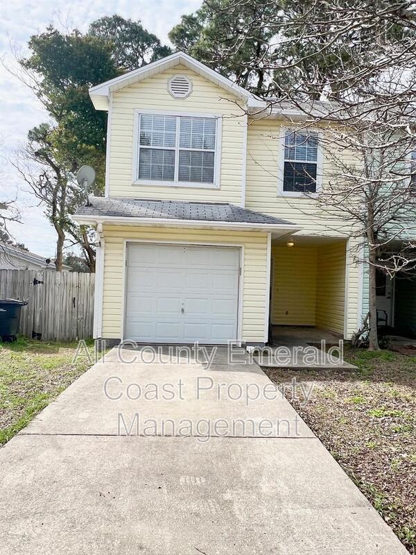 Building Photo - 34 Harbeson Ave NE