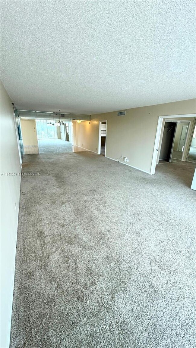 Building Photo - 3520 Oaks Way