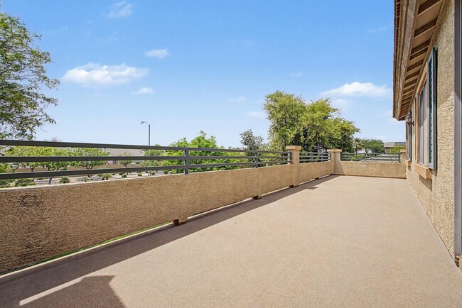 Building Photo - 8425 W Northview Ave