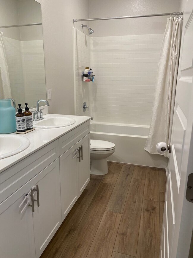 Building Photo - Temecula Home Ready for Lease!!!