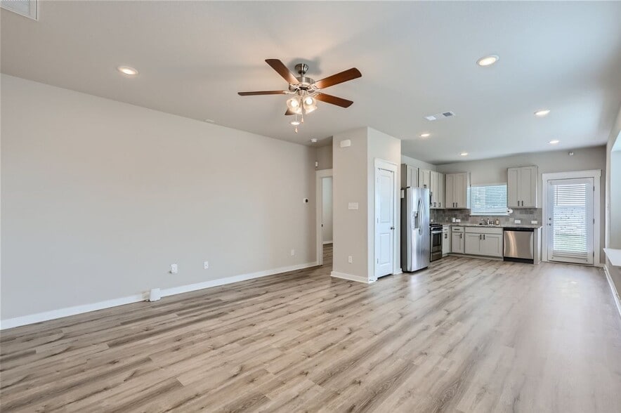 Building Photo - 2233 Rocoso Trl
