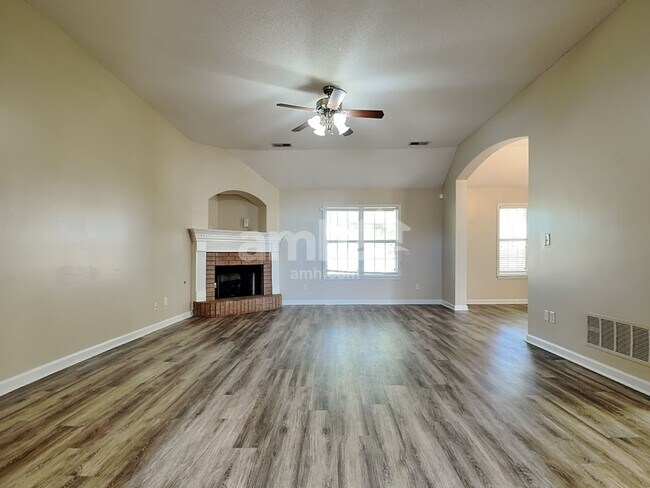 Building Photo - 4946 Rivercrest Ln