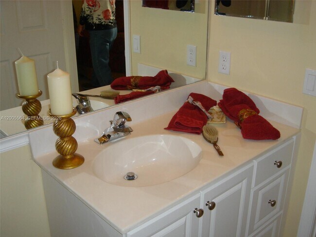 Building Photo - 4508 SW 160th Ave