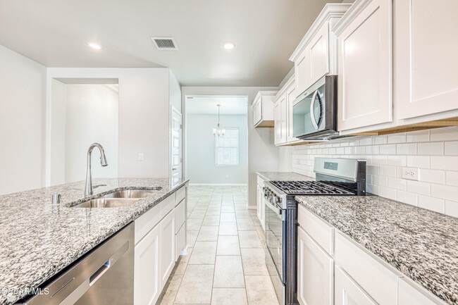 Building Photo - 916 Pettus Pl