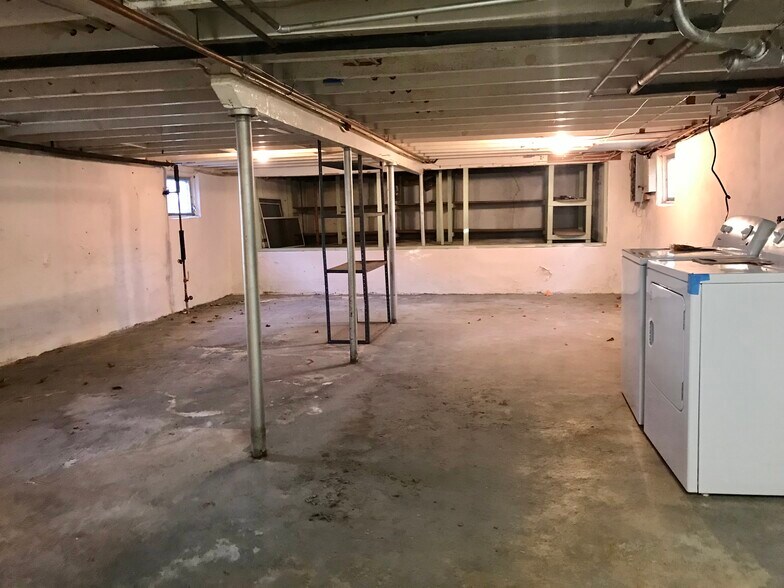 Building Photo - 239 Marlin Rd
