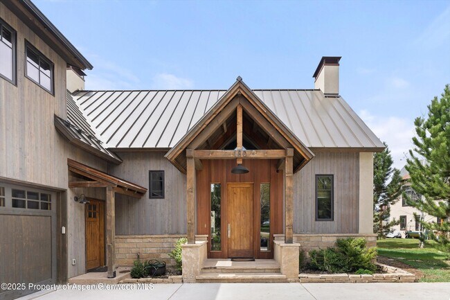 Building Photo - 160 Equestrian Way