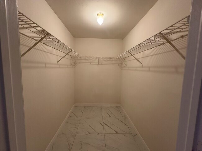 Building Photo - 4209 SW Santa Barbara Pl