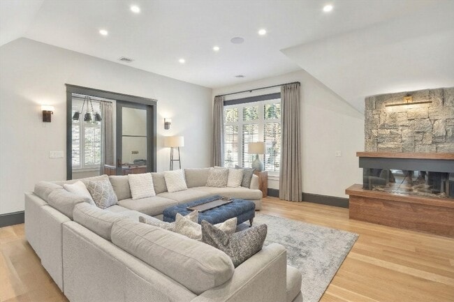 Building Photo - 7 Bobby Jones Dr