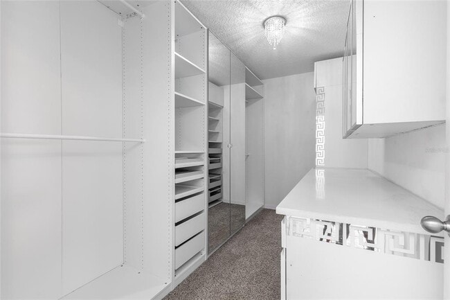 Building Photo - 19270 Fallglo Dr