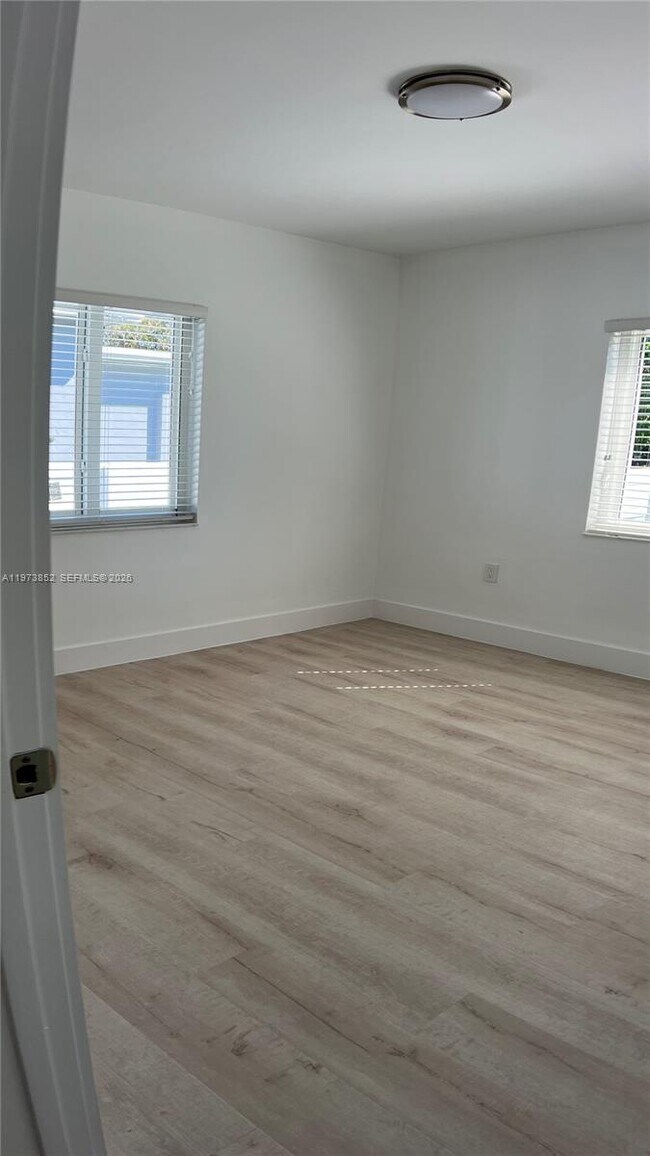 Building Photo - 2800 SW 25th St