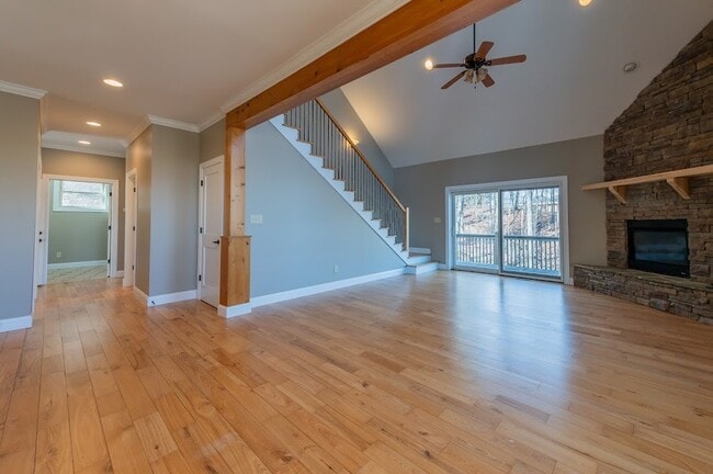 Building Photo - 211 Spicewood Dr