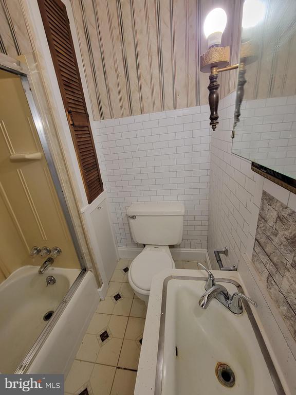 Building Photo - 317 Brower Ave