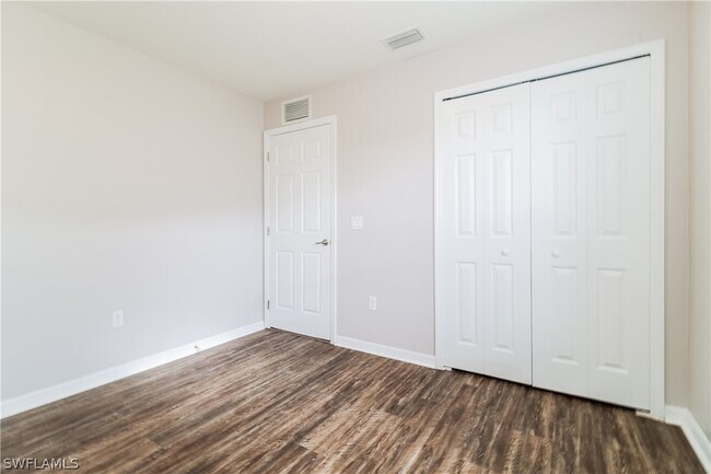 Building Photo - 3802 35th St SW