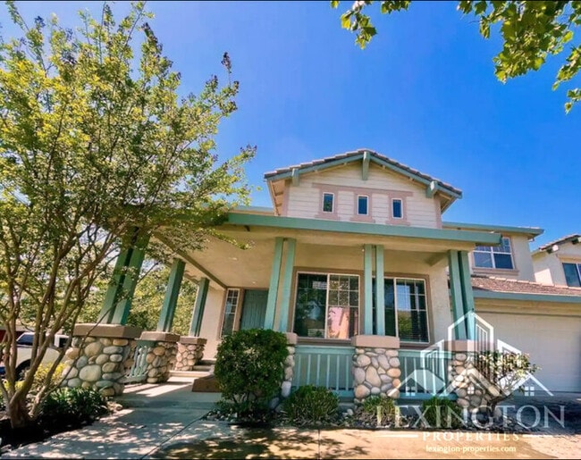 Building Photo - Stunning, 5BD/3BA Home, in West Sacramento with a Pool and BBQ!