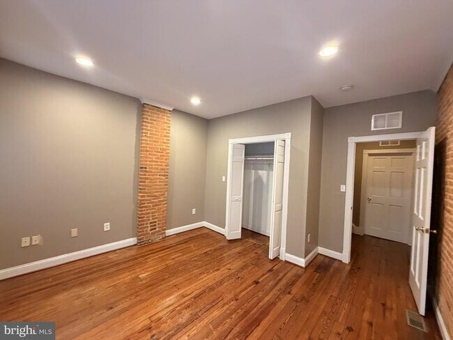 Building Photo - 1305 S Hanover St