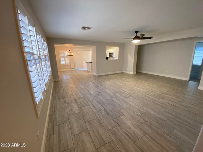 Building Photo - 10541 W Angels Ln