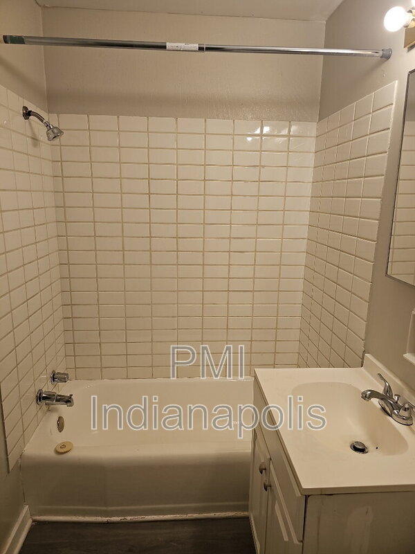 Building Photo - 5824 E Washington St
