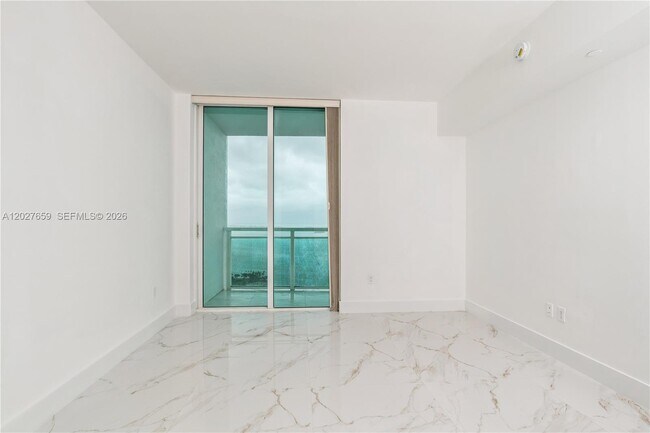 Building Photo - 951 Brickell Ave