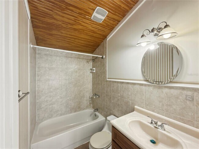 Building Photo - 211 E 131st Ave
