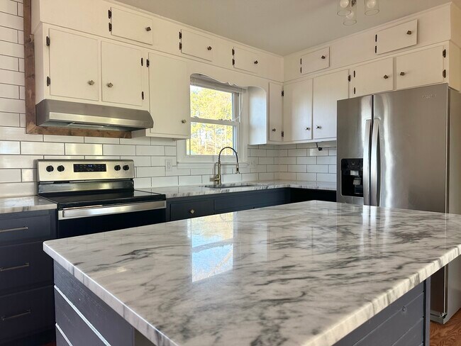 Building Photo - 3935 Elkton Trail