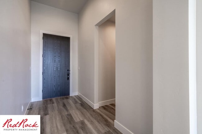Building Photo - Modern 3 Bedroom Single-Level Home in Vill...