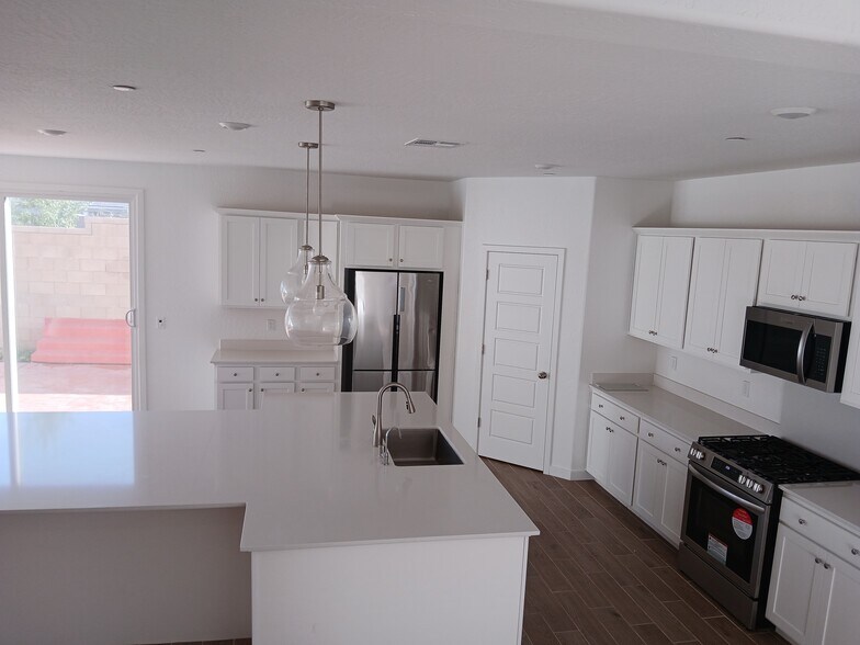 Building Photo - 1184 Atlantica Dr S