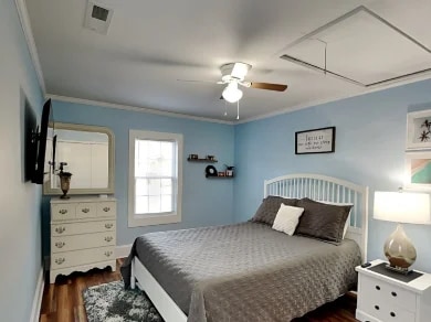 Bedroom 1 - Full Sized Bed, Ensuite Bathroom - 411 Monroe Ave
