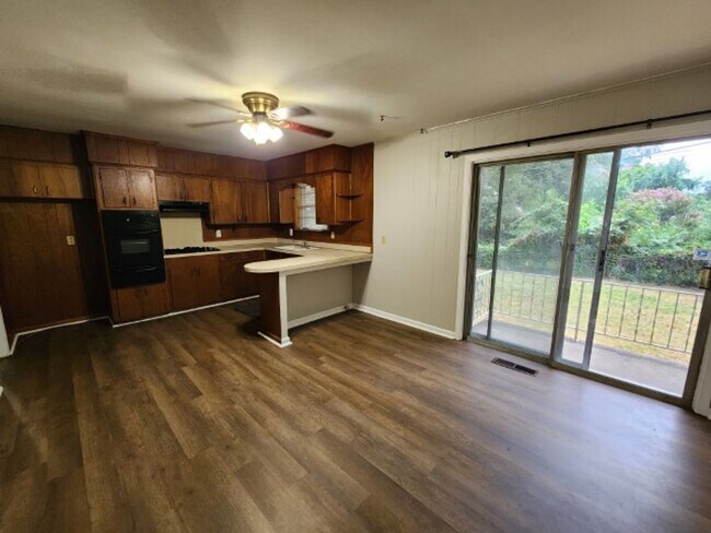 Building Photo - 7 Cliffwood Cir