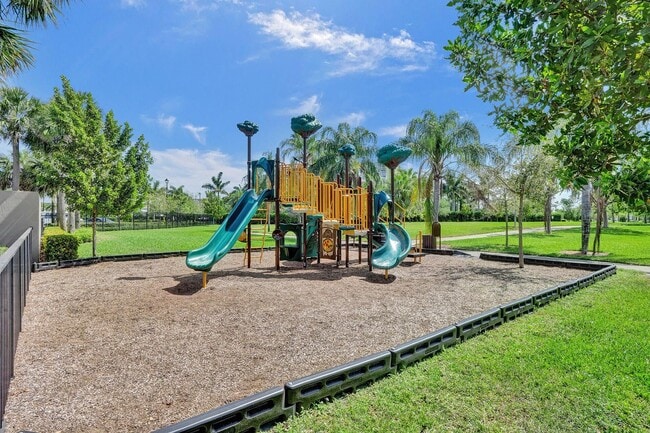 Building Photo - 1300 Eucalyptus Dr