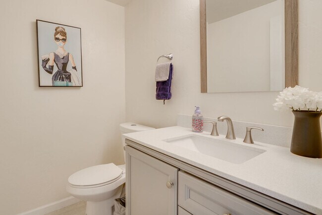 Building Photo - 1209 W Crystal Palace Pl