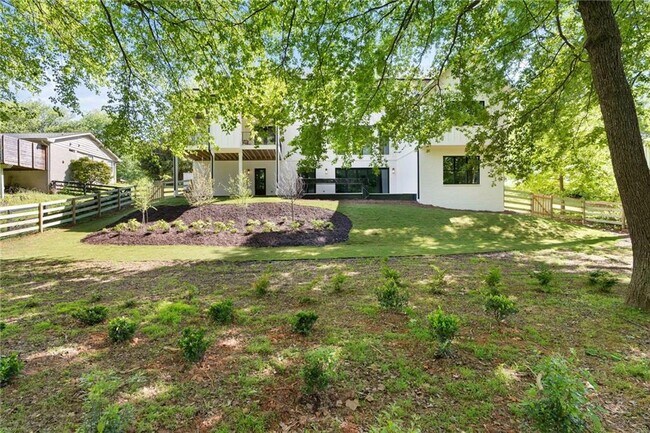 Building Photo - 312 Meadow Dr