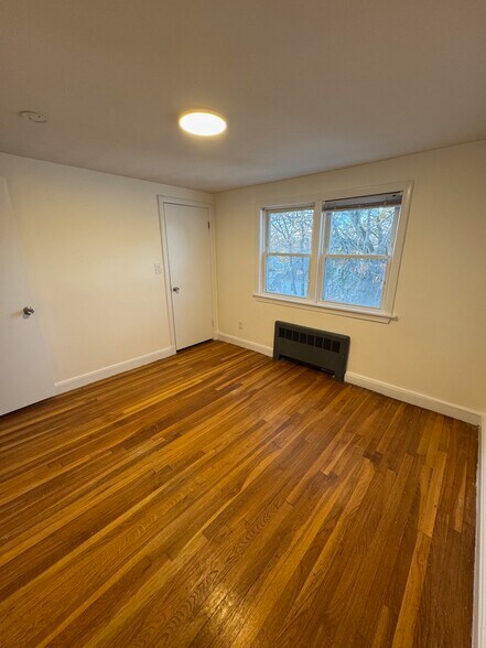 Building Photo - 115 Vermont St