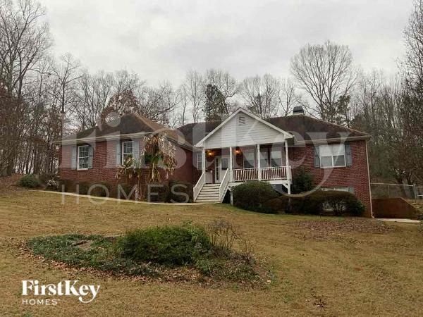 Primary Photo - 325 McKenzie Dr